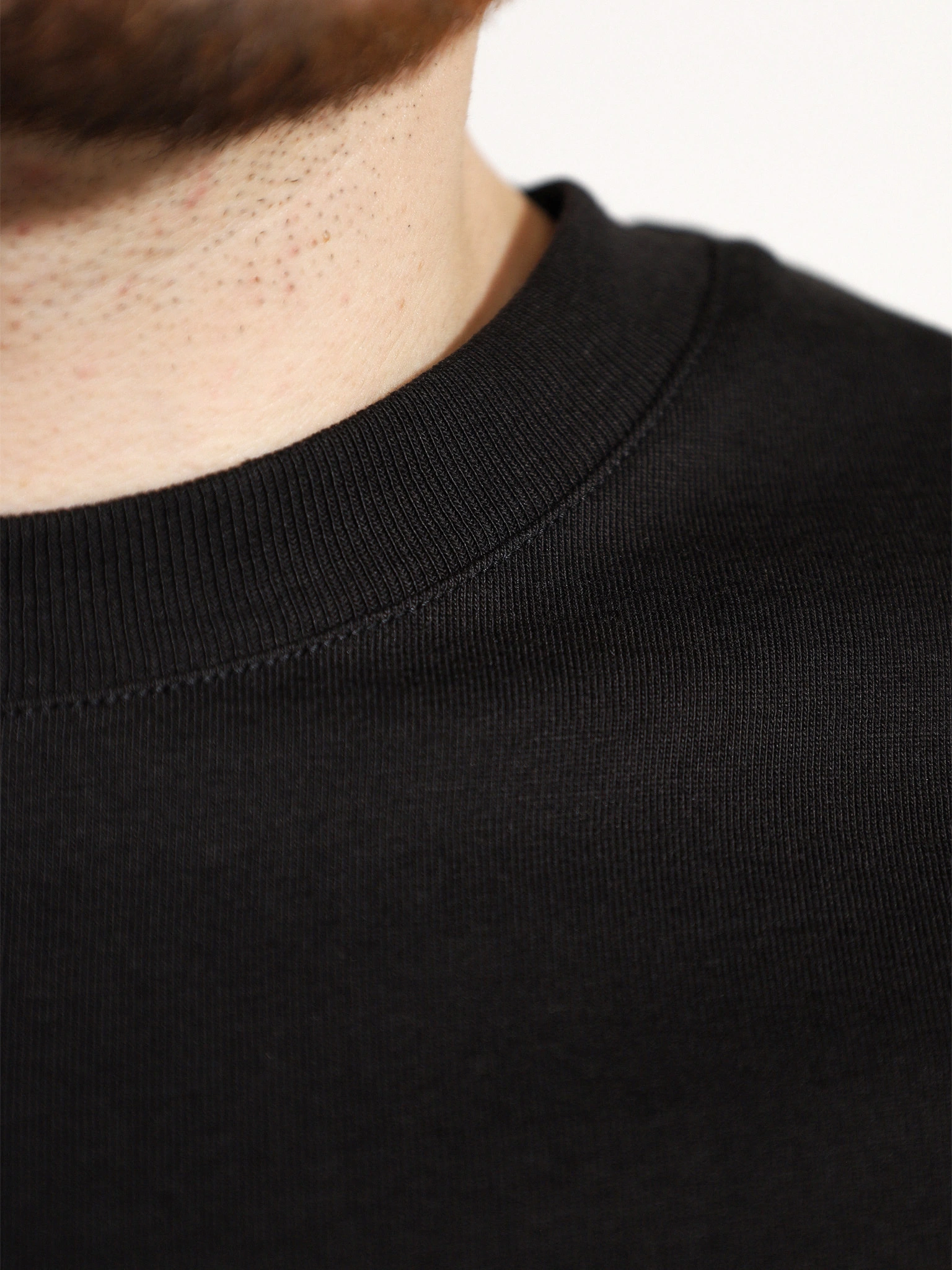 Футболка черного цвета из хлопка